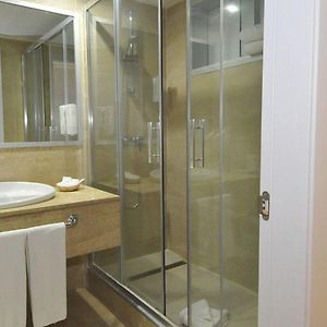 Familien-Zimmer mit Kingsize-Bett